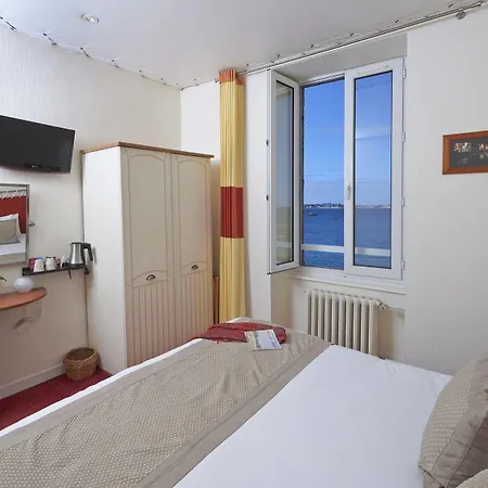 Aux Tamaris - Vue Hotel 3*